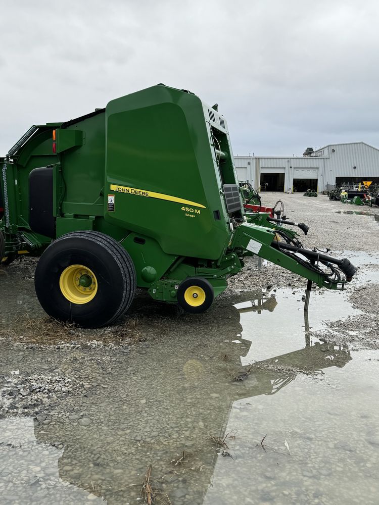 2019 John Deere 450M Image