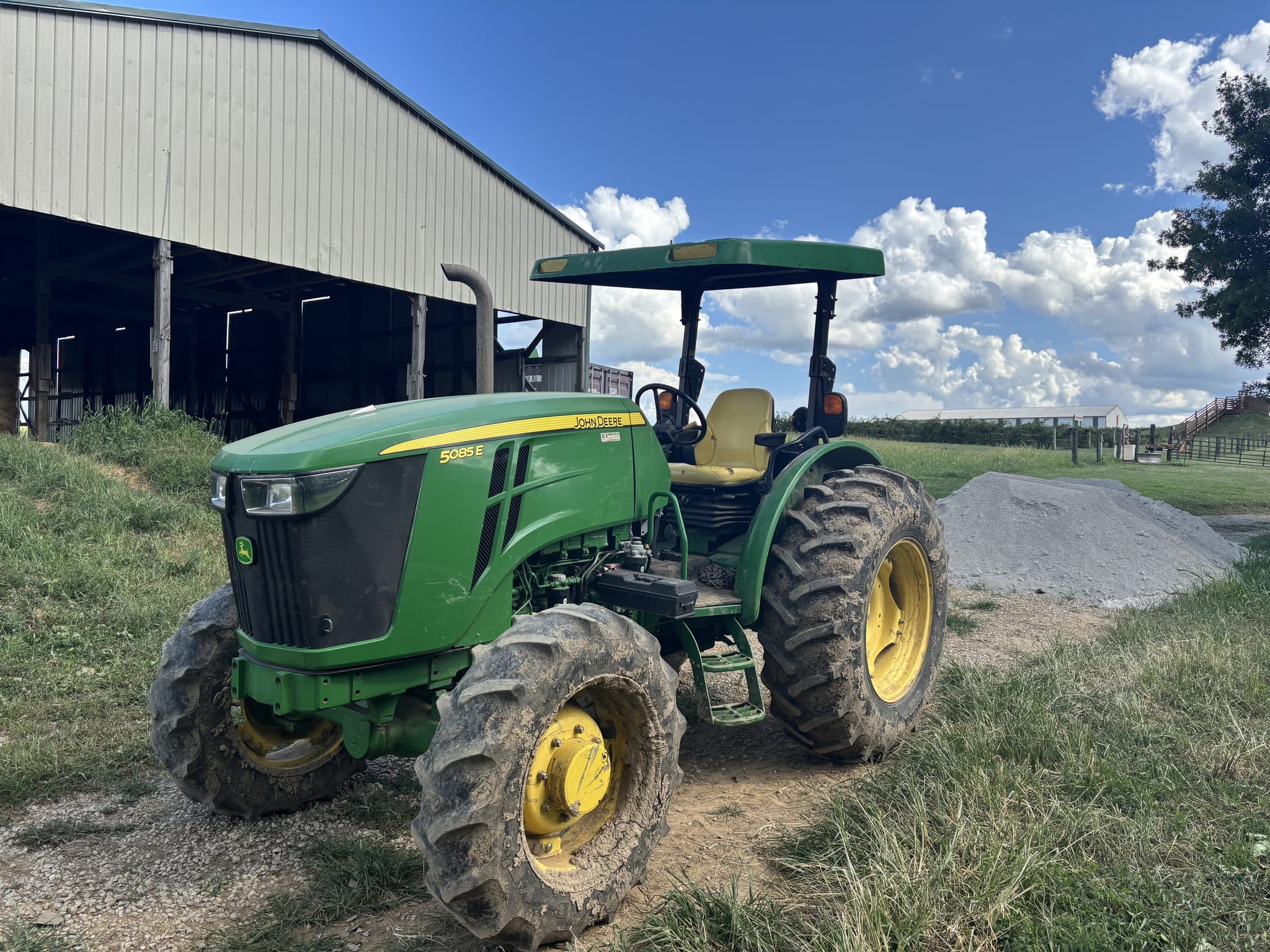 2013 John Deere 5085E Image