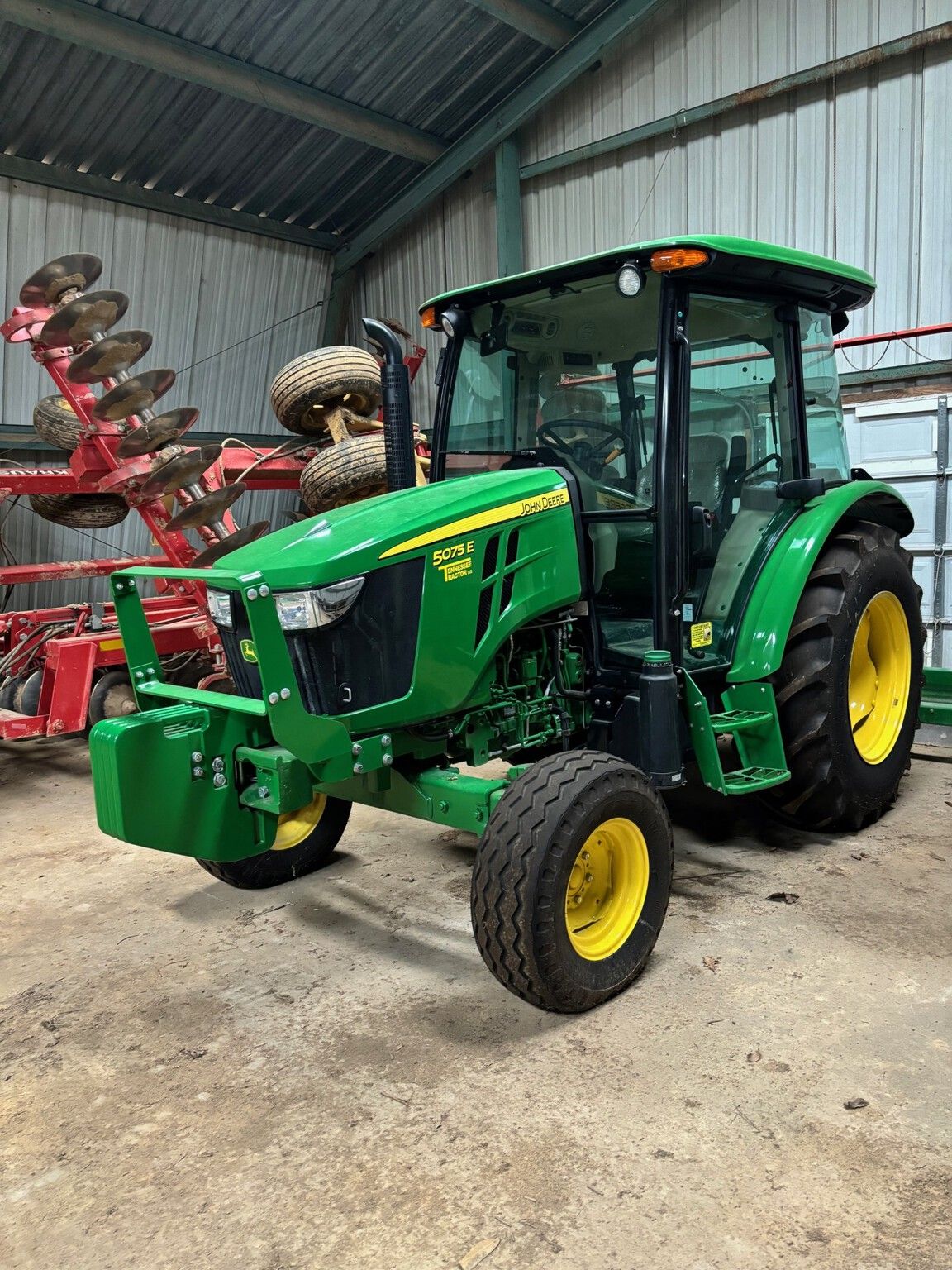 2021 John Deere 5075E Image