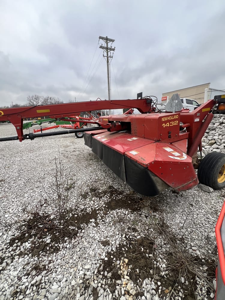 2001 New Holland 1432 Image