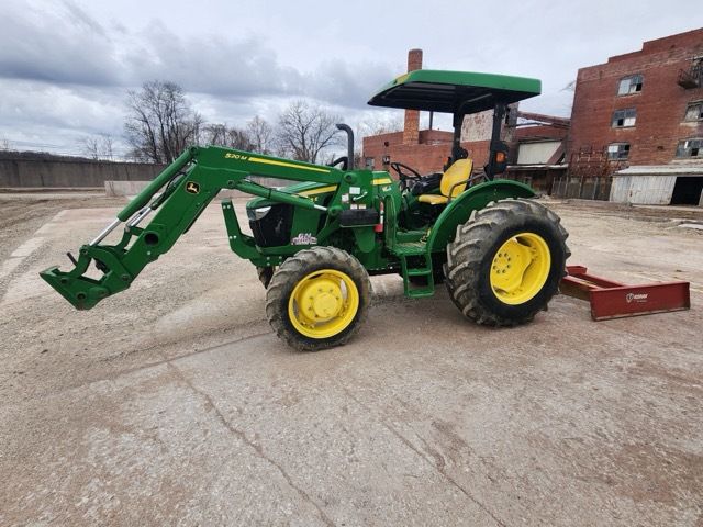 2018 John Deere 5055E