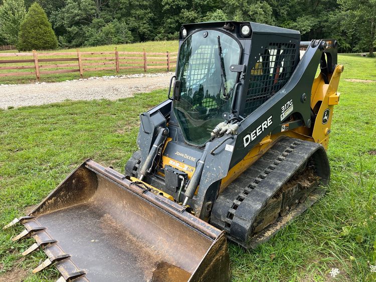 2017 John Deere 317G