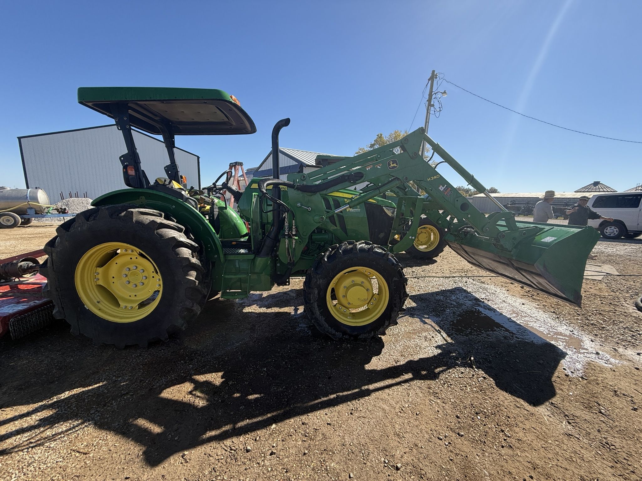 2017 John Deere 5085E