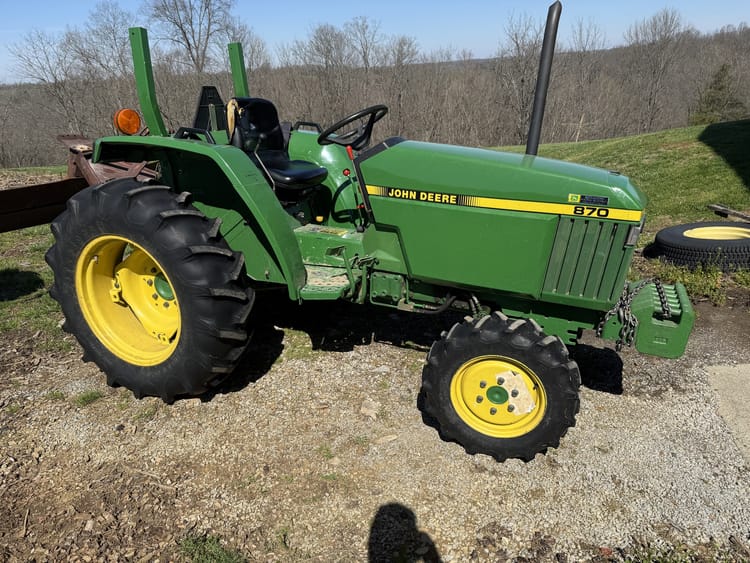 1998 John Deere 870 Image
