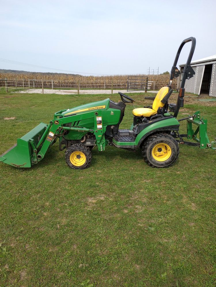 2015 John Deere 1025R