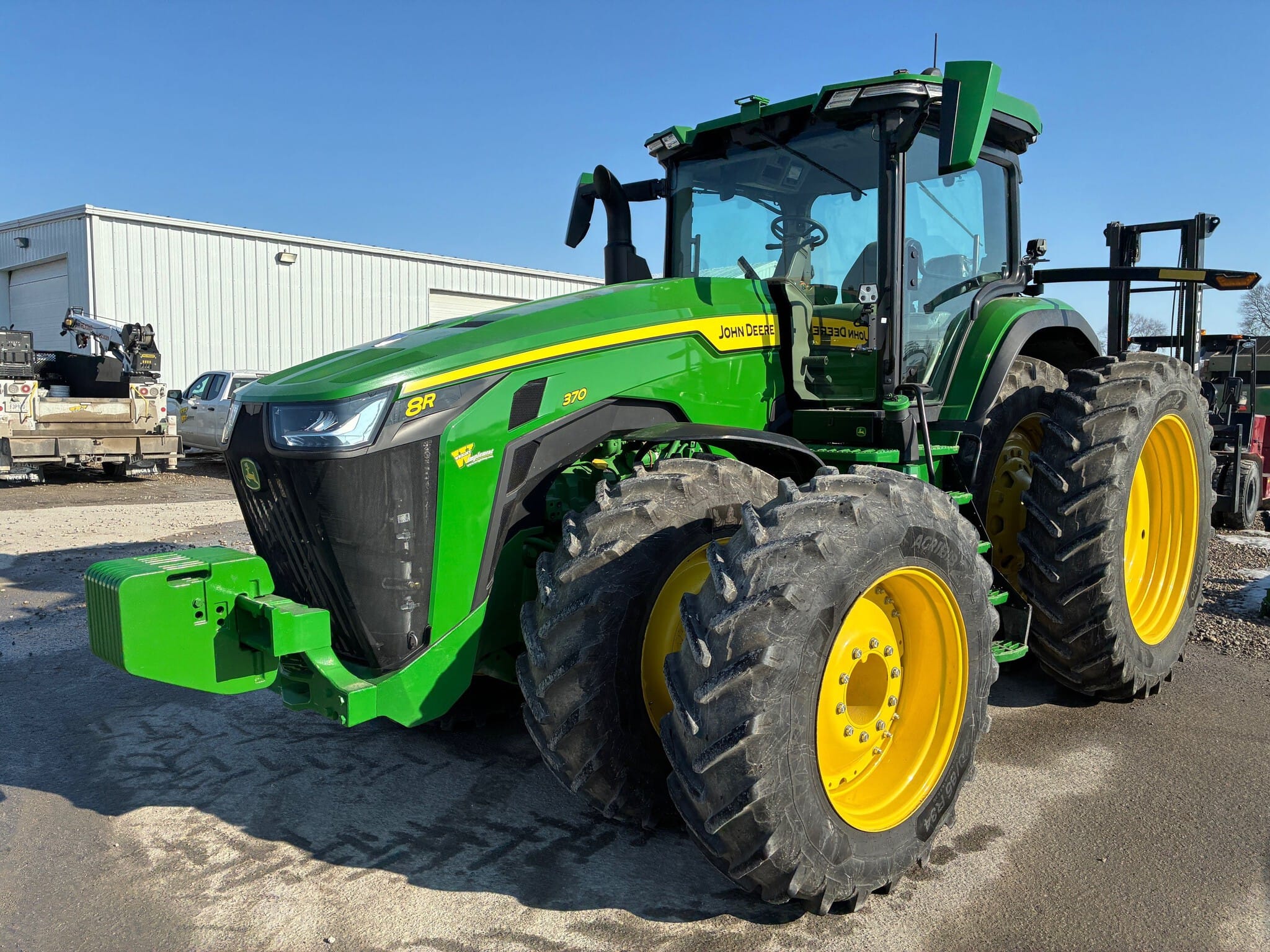 2023 John Deere 8R 370 Image