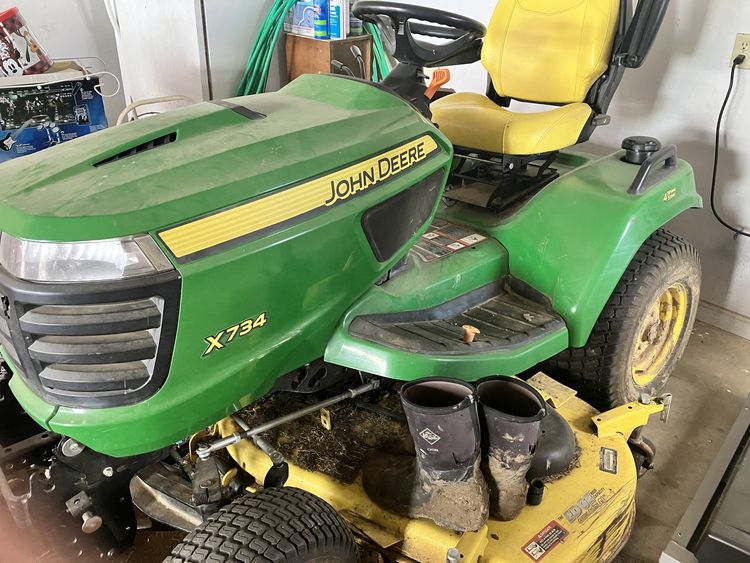 2014 John Deere X734