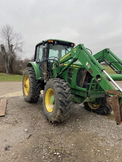 2009 John Deere 7330 Image