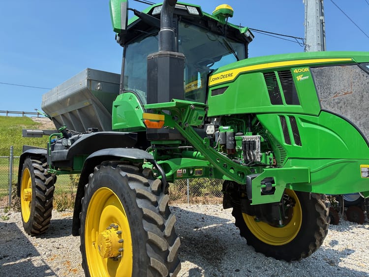2022 John Deere 400R Image