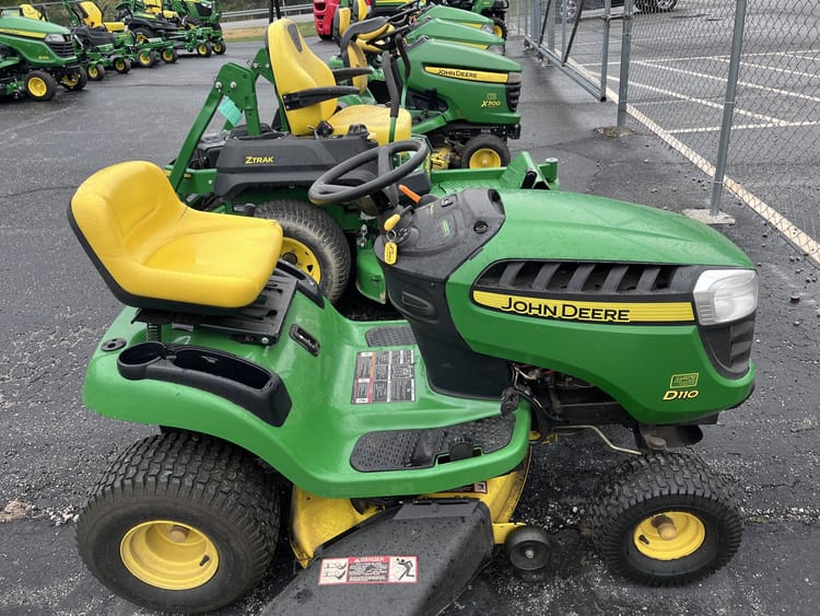 2011 John Deere D110 Image