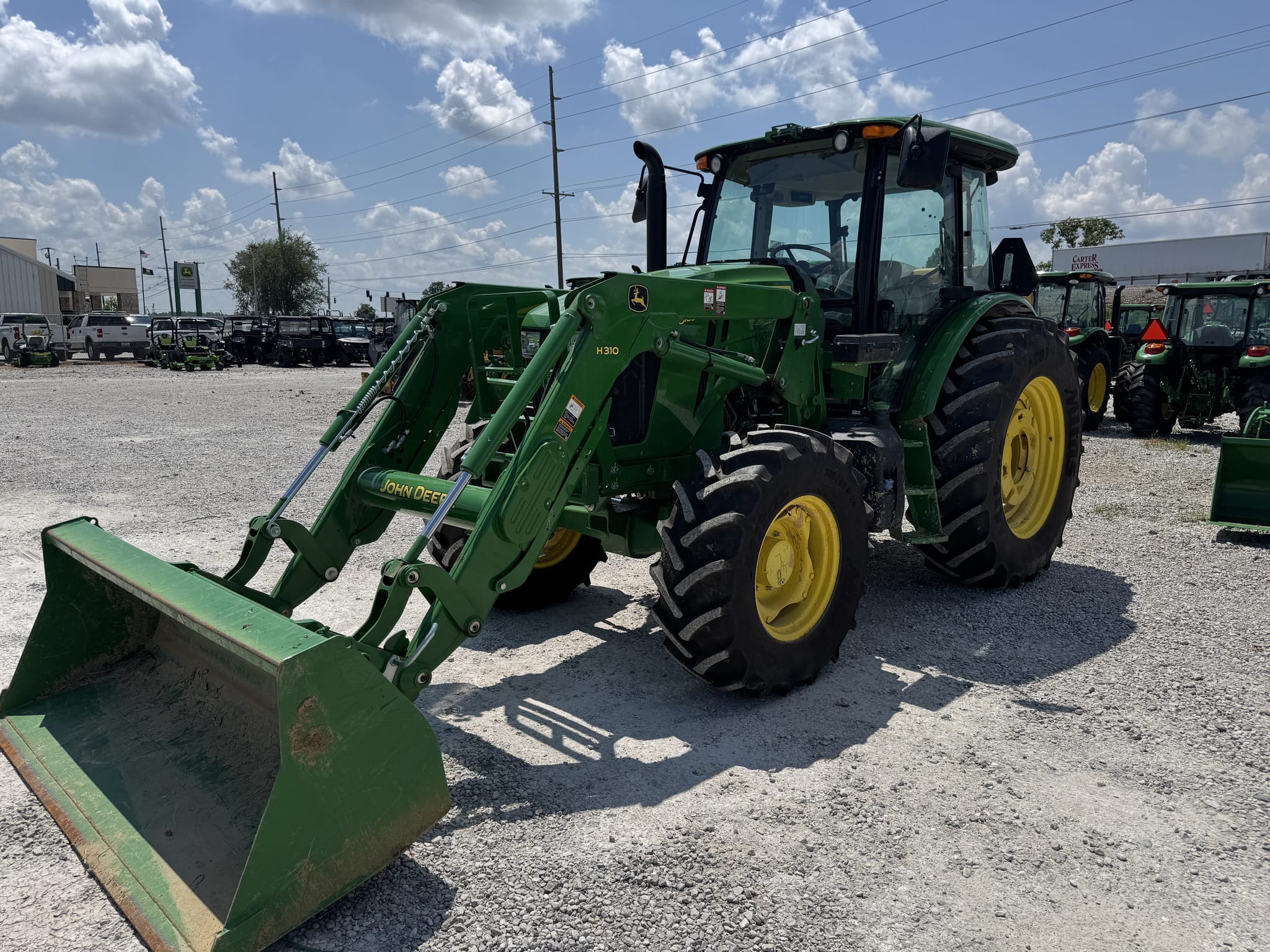 2024 John Deere 6105E Cab Image