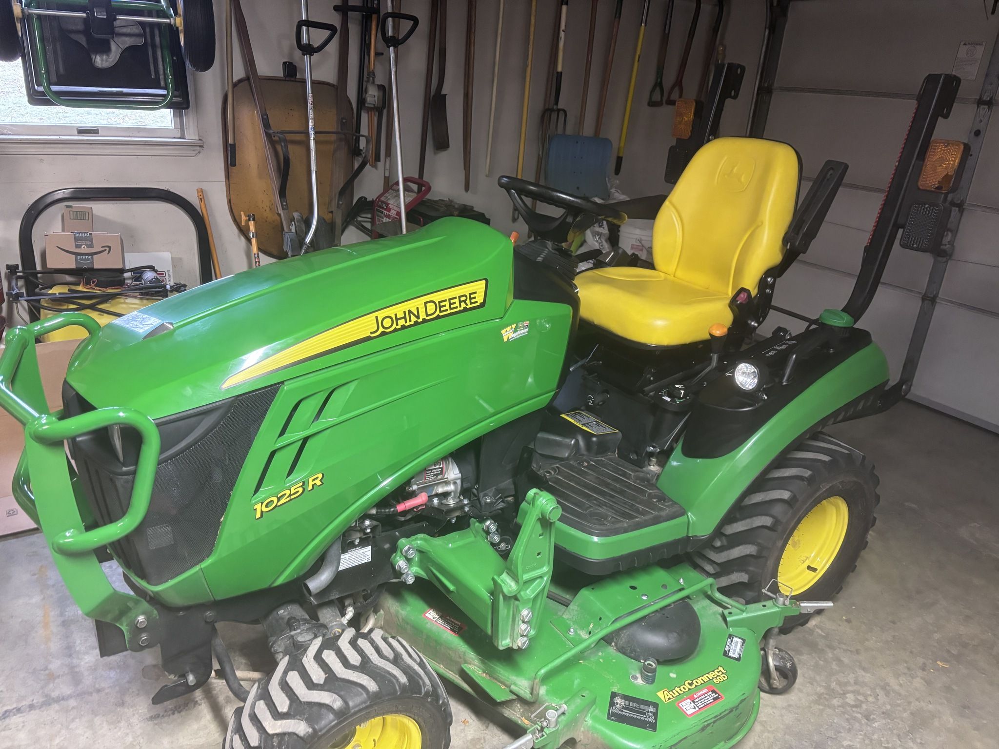 2019 John Deere 1025R Image