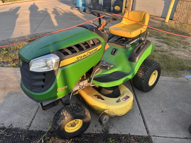 2013 John Deere D105 Image