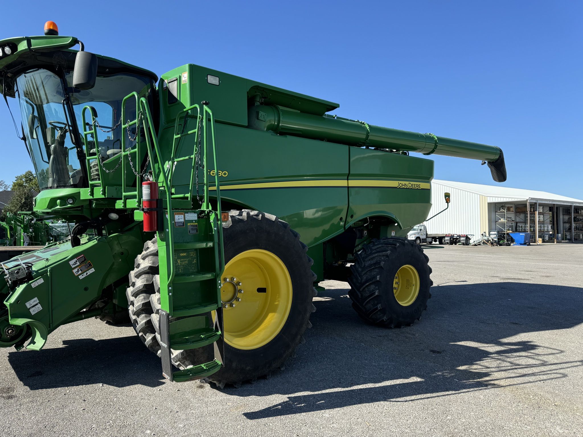 2016 John Deere S680 Image