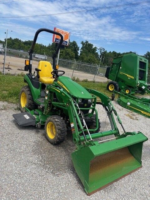 2022 John Deere 2025R Image