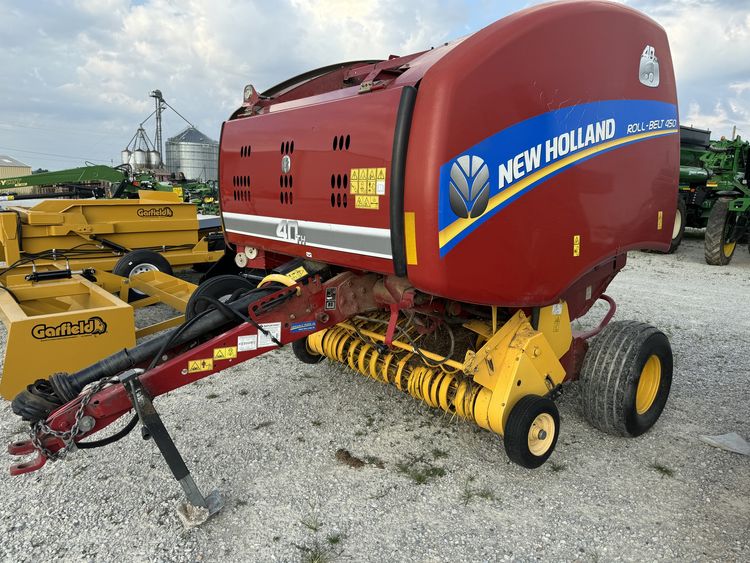 2015 New Holland Rollbelt 450