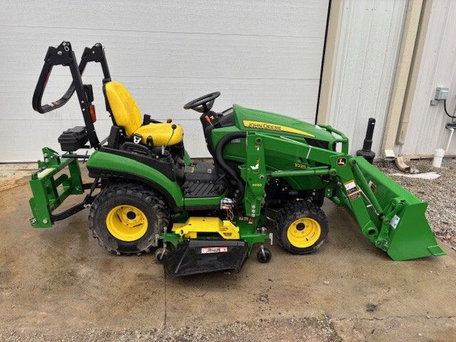 2016 John Deere 1025R Image