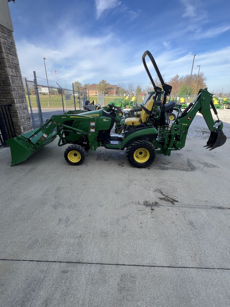 2023 John Deere 1025R Image