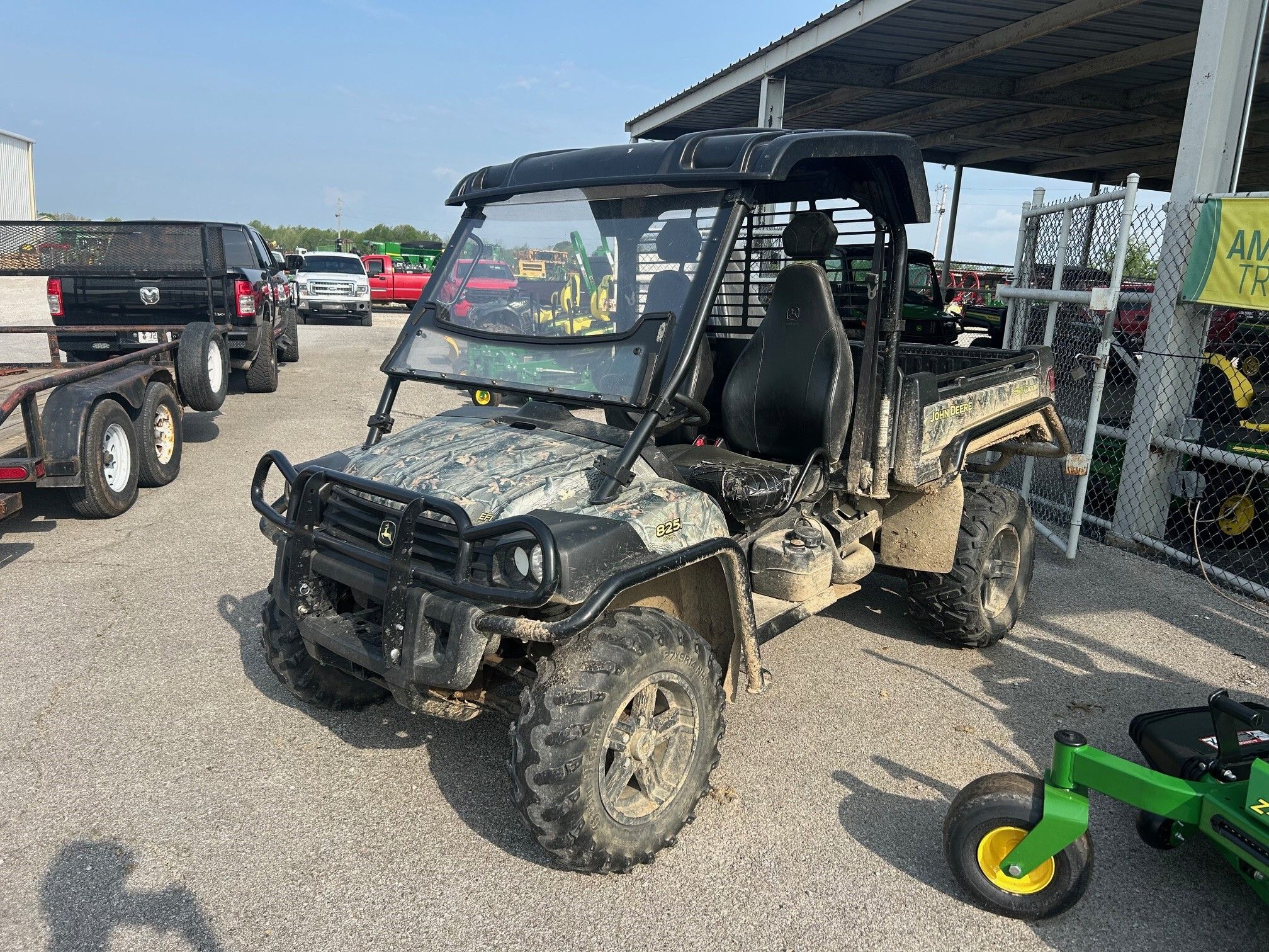 2011 John Deere XUV 825I CAMO Image