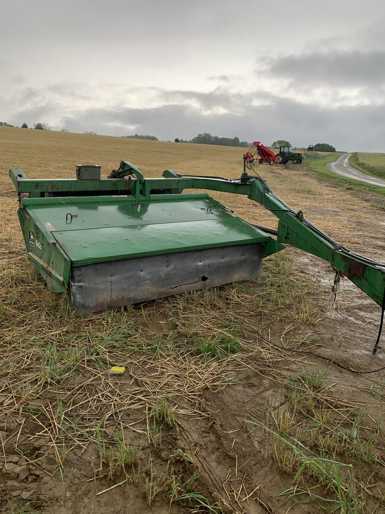 John Deere 910 Image