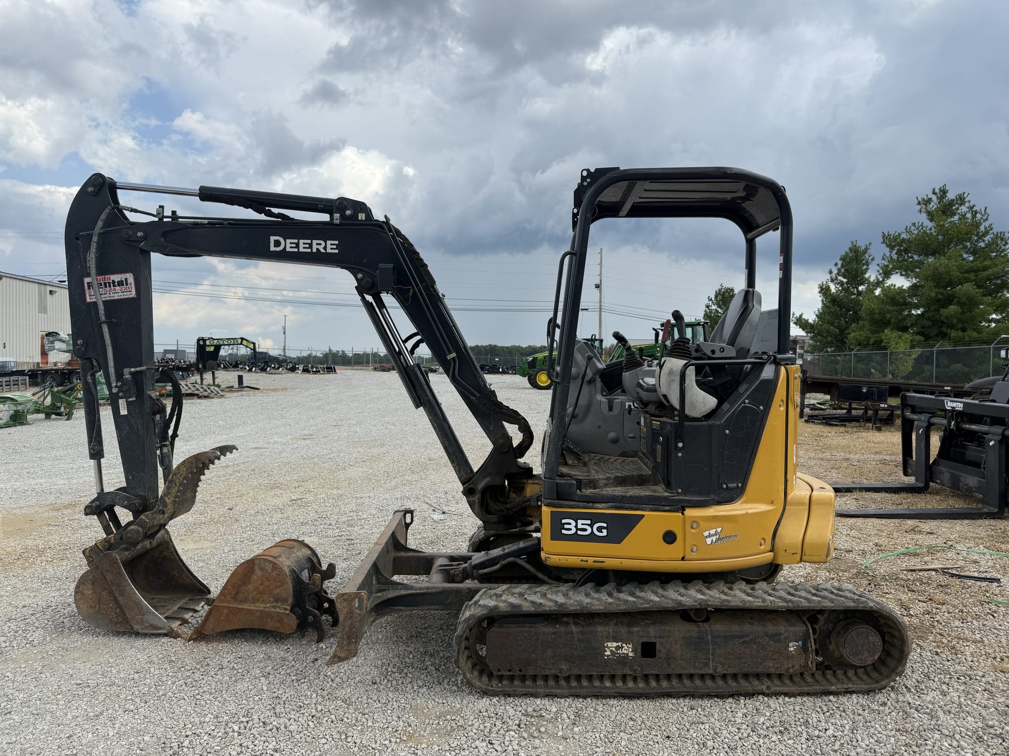 2022 John Deere 35G Image