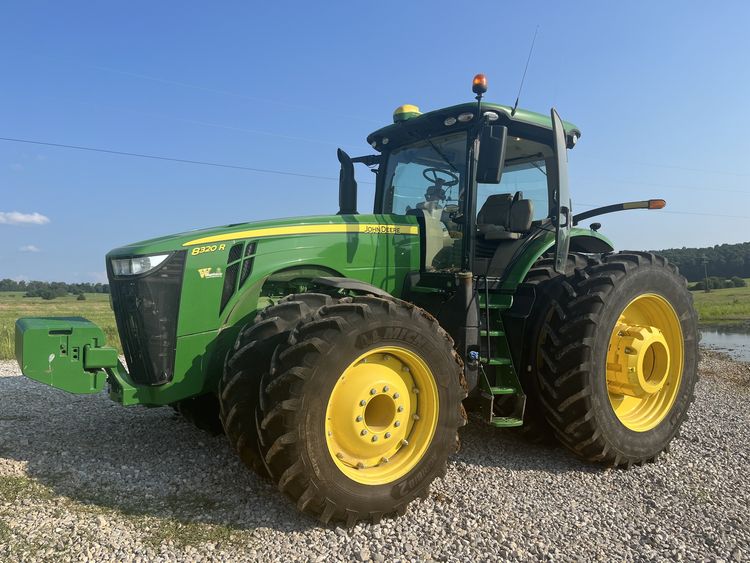 2019 John Deere 8320R