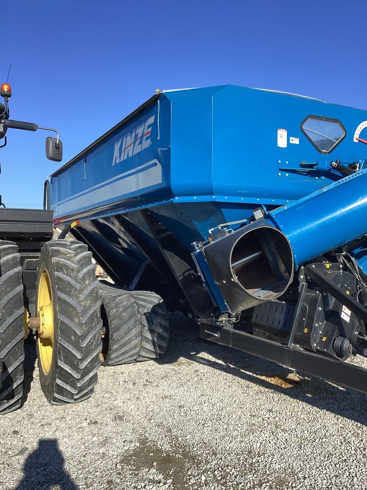 2014 Kinze 1300