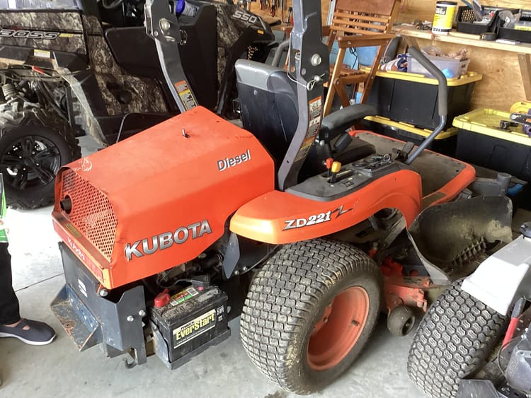 2010 Kubota ZD221 Image