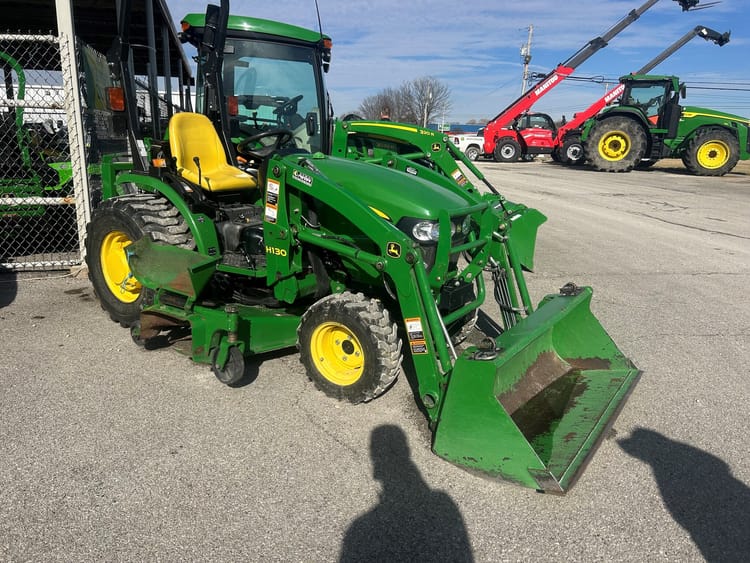 2013 John Deere 2032R Image