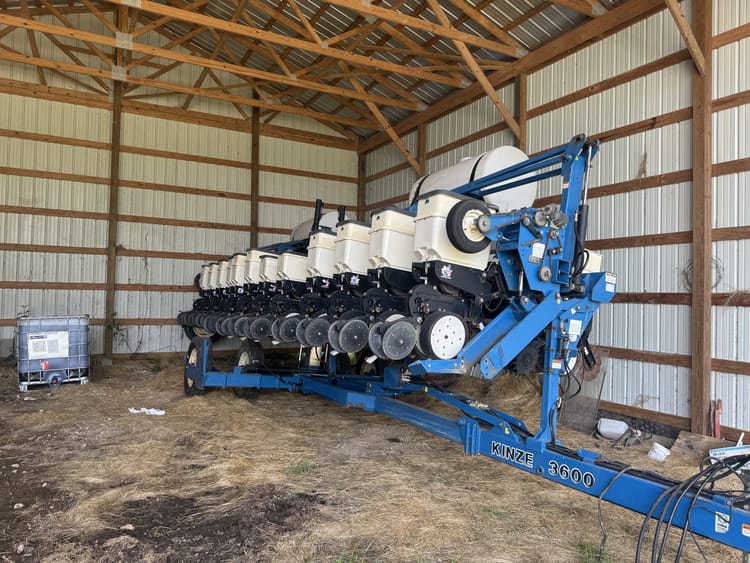 Kinze 3600 Image