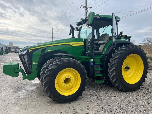 2022 John Deere 8R 340 Image