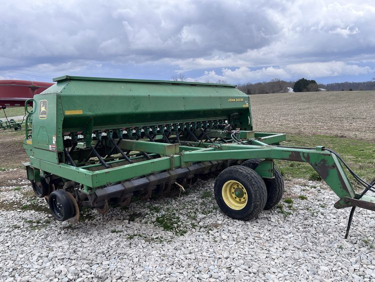 2001 John Deere 1560