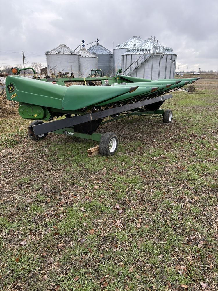 1998 John Deere 693 Image