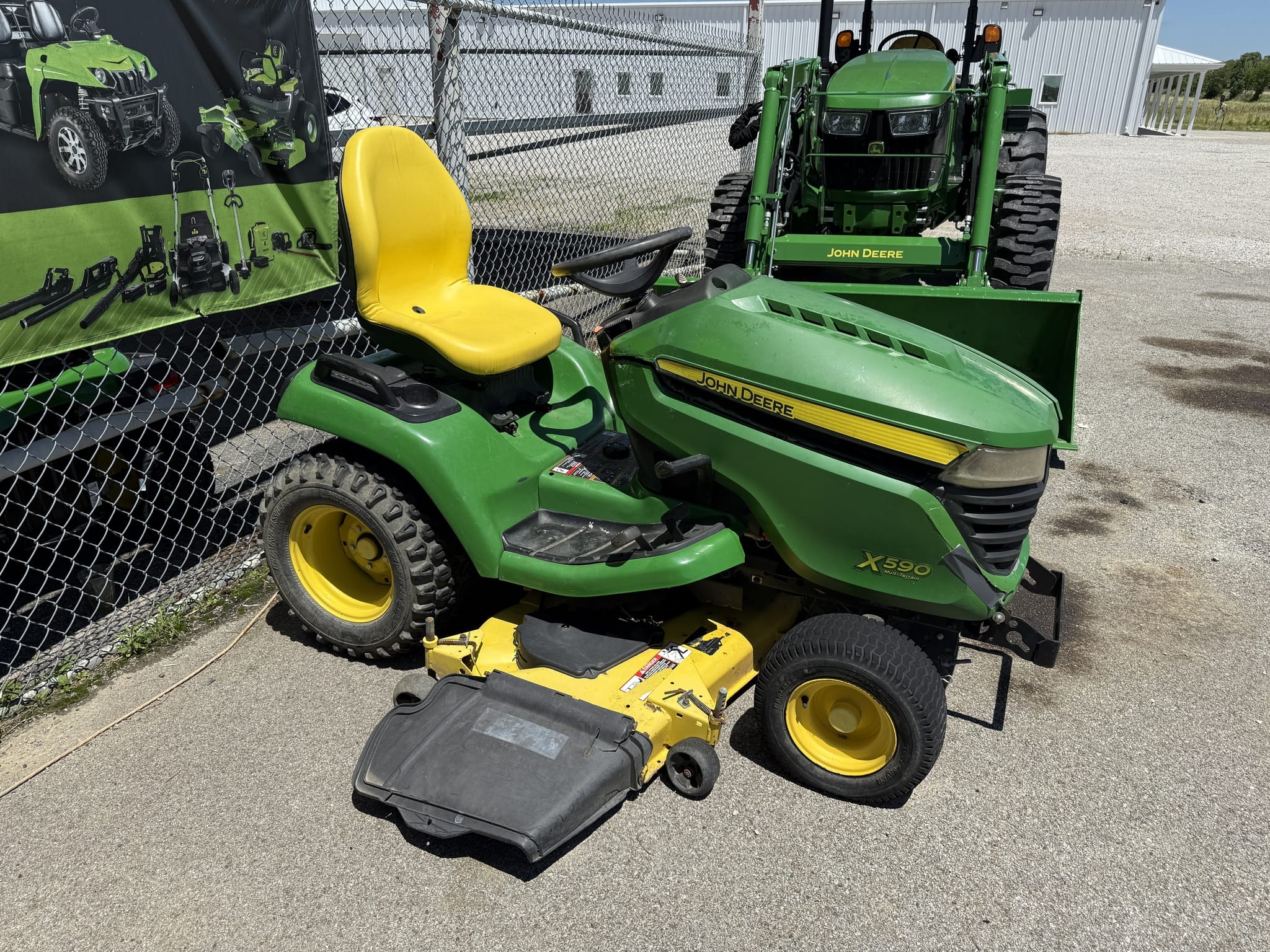 2015 John Deere X590 Image