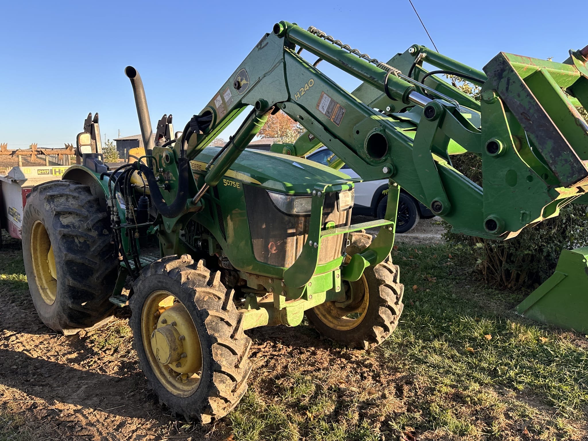 2015 John Deere 5075E Image