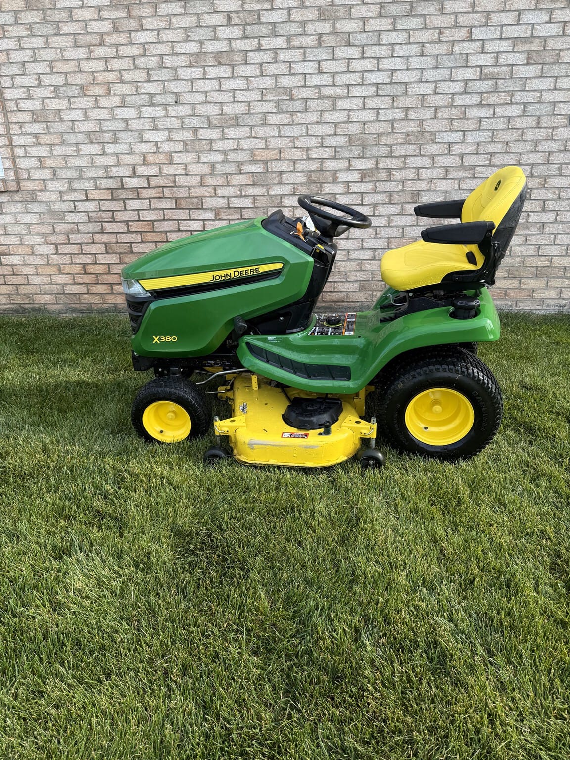 2021 John Deere X380 Image