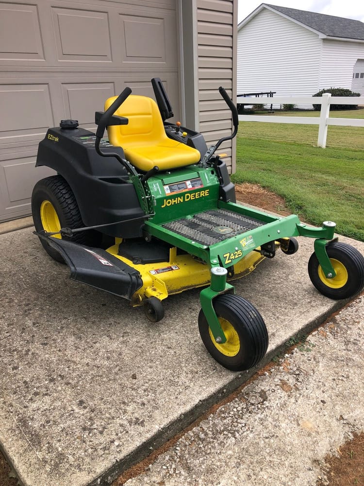 2015 John Deere Z425 Image