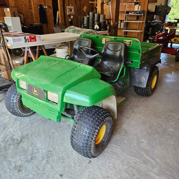 1998 John Deere 4X2 Image