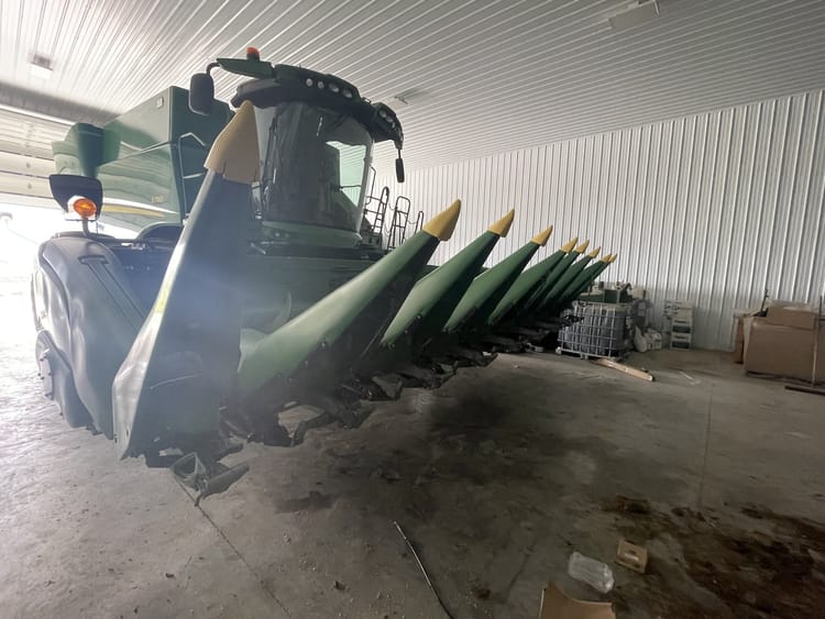 2011 John Deere 608C Image