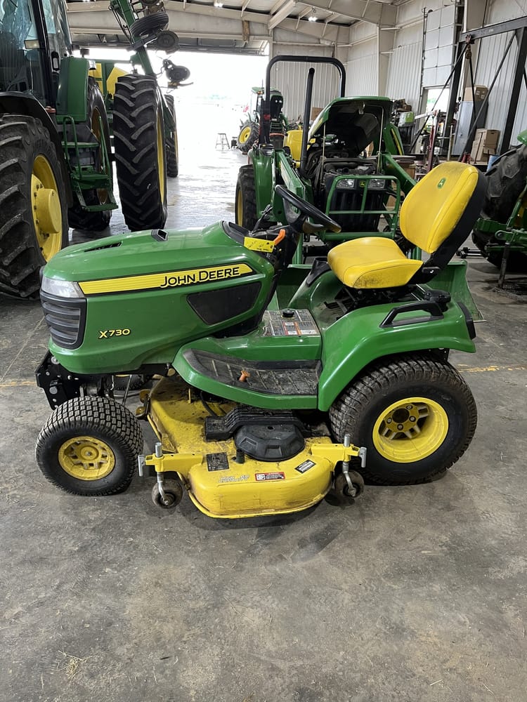 2022 John Deere X730 Image