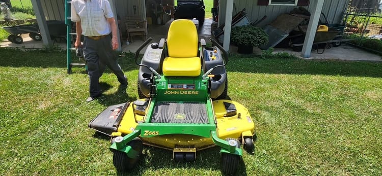 2014 John Deere Z665 Image