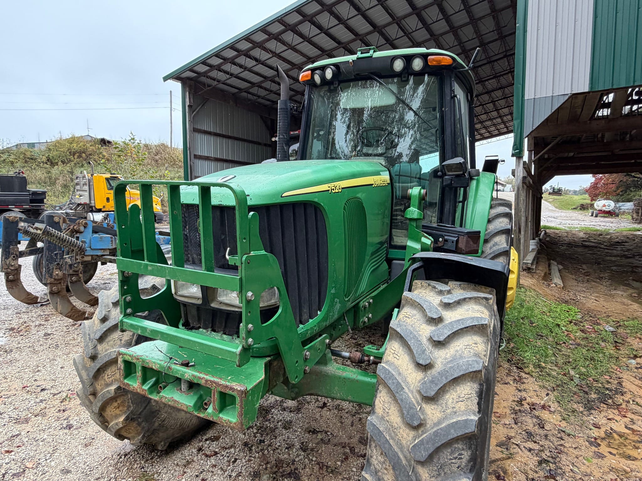 John Deere 7520 Image
