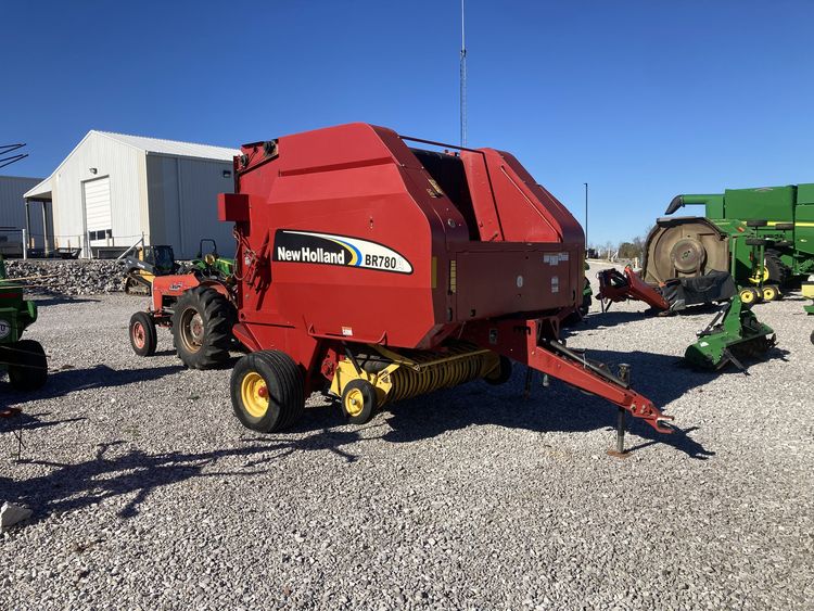 2007 New Holland BR780A Image