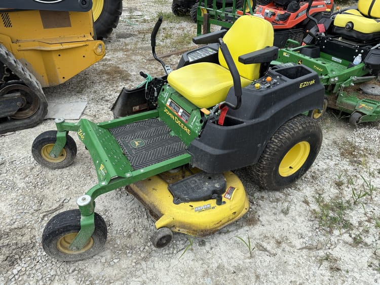 2013 John Deere Z445 Image